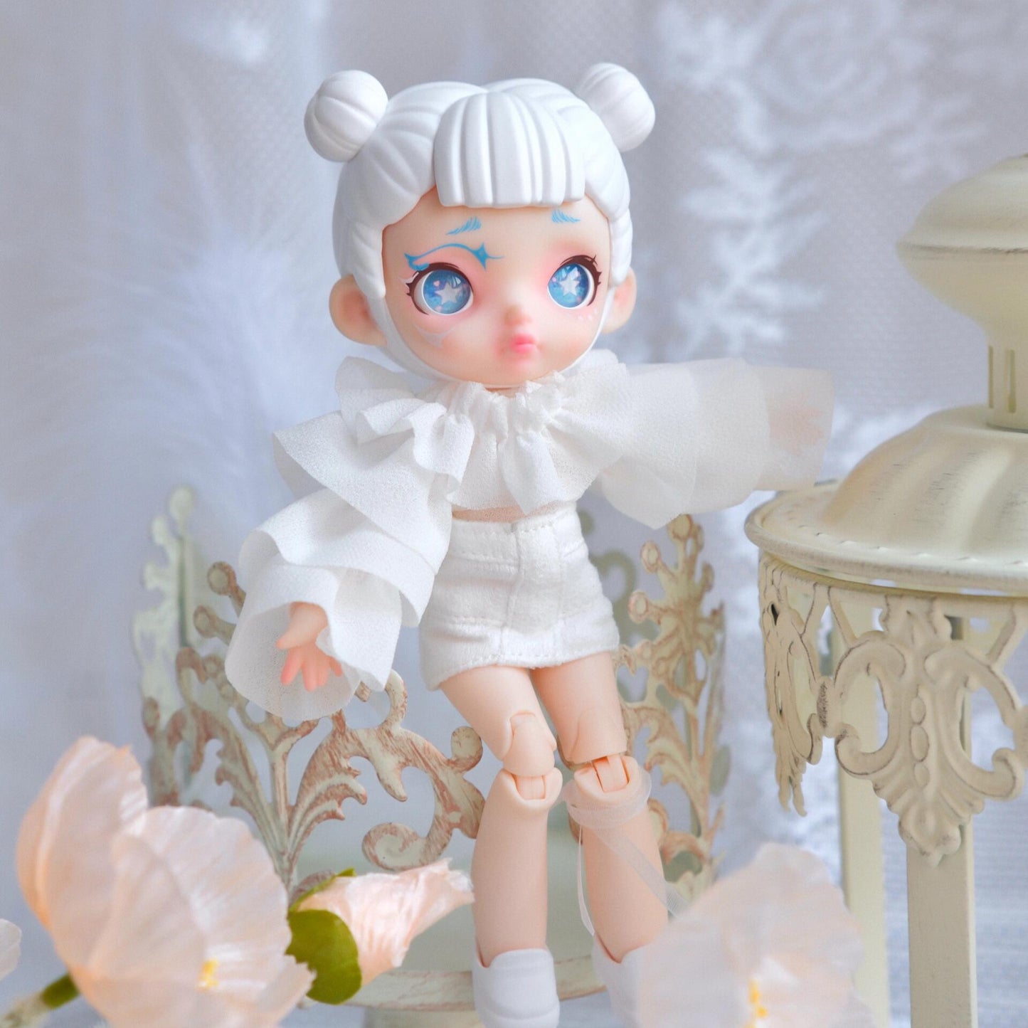 Laura Black and White Spectrum Series Blind Box