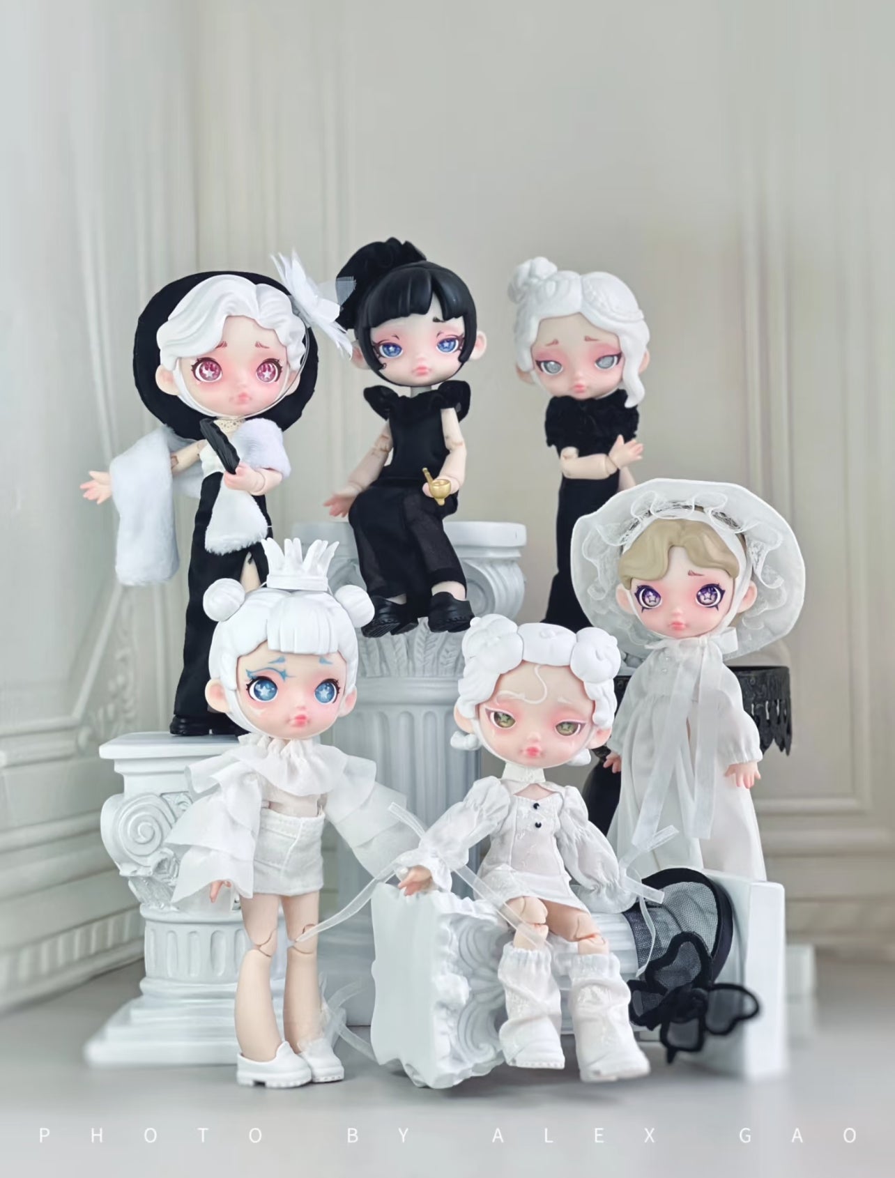 Laura Black and White Spectrum Series Blind Box